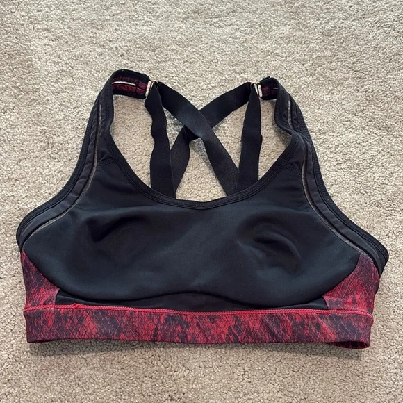 Fabletics sports bra, size M - Picture 4 of 5